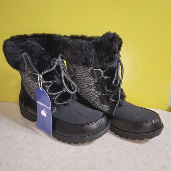 NWT- JBU Women's Northgate Waterproof Boots Booties Size 6 - Picture 2 of 11
